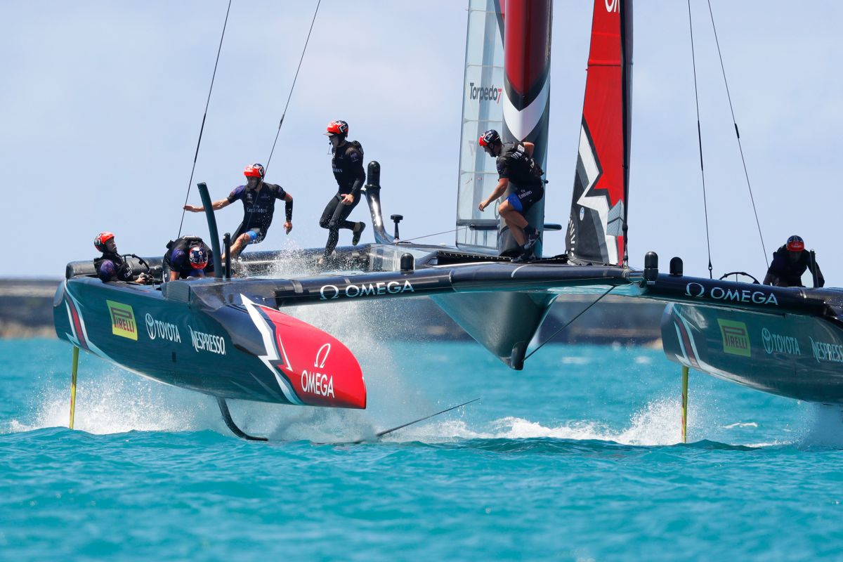 Emirates Team New Zealand catamaran, designed by the Gomboc software, sailing to win the America's Cup in 2017